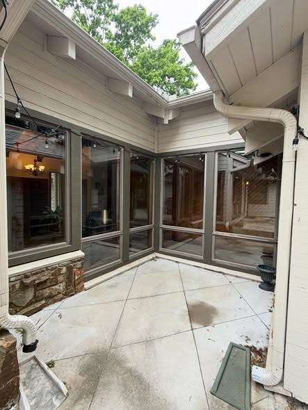 Window cleaning project in Saratoga, CA
