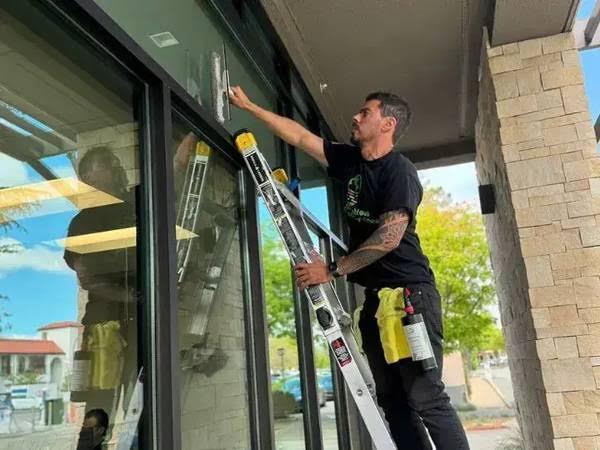 Commercial window cleaning in San Jose 2